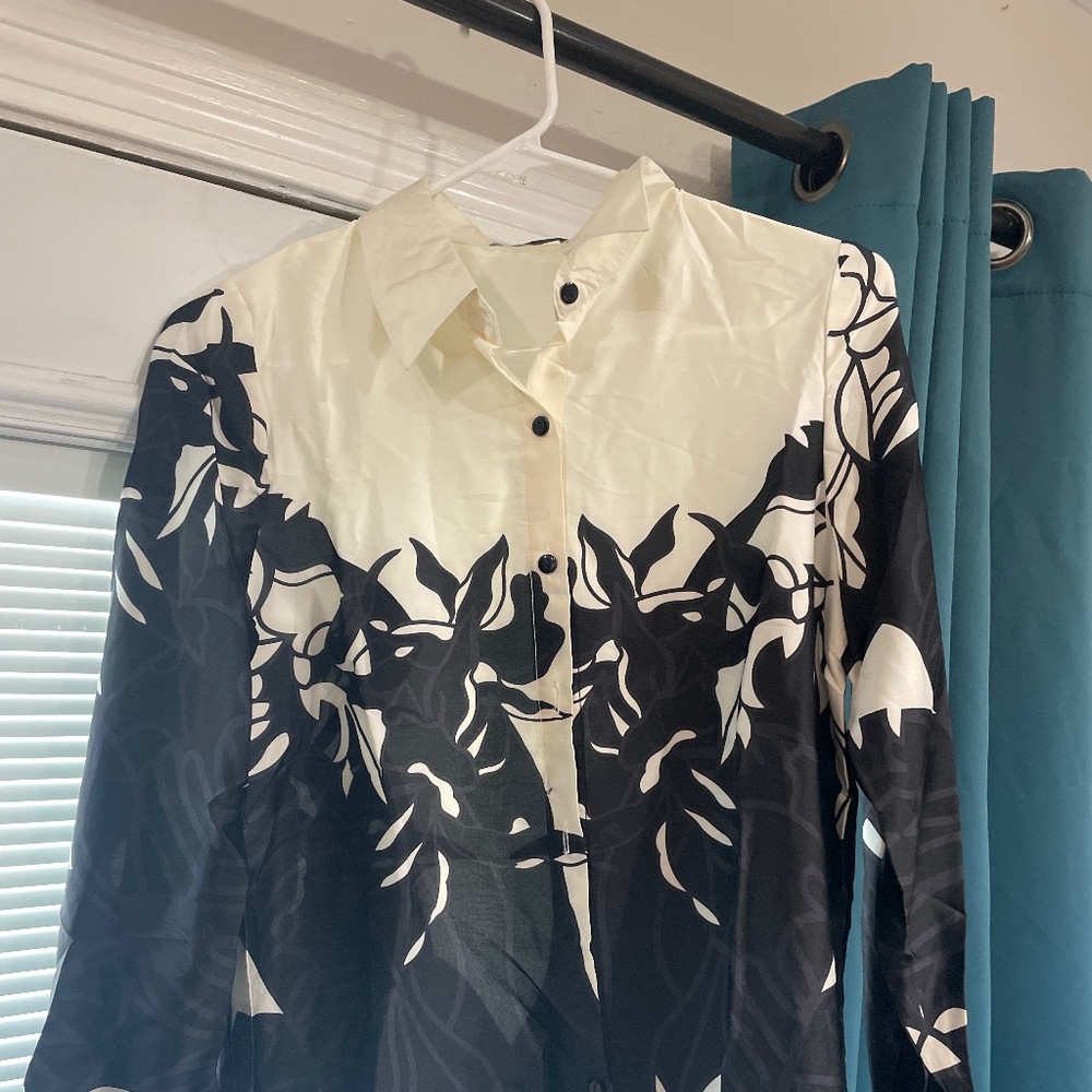Liin Linbi blouse size small